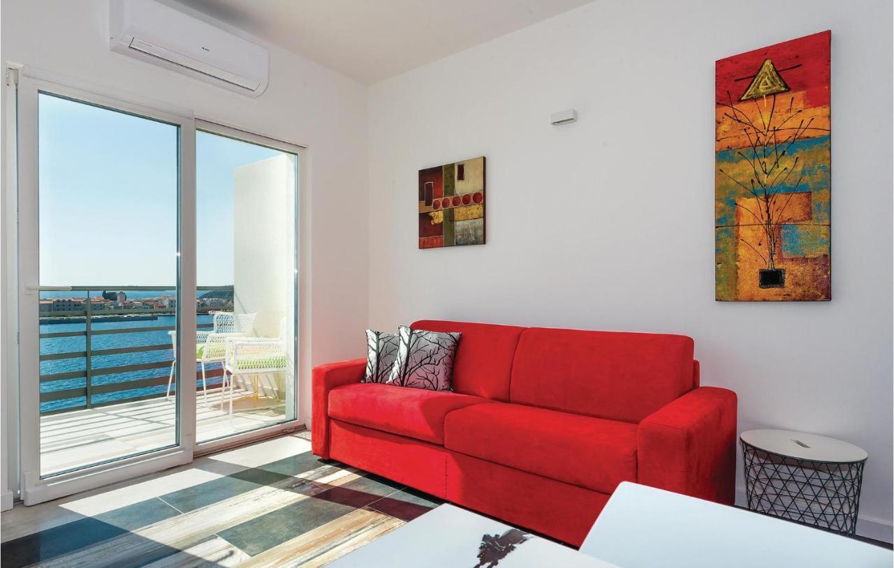 Cozy Apartment In Brodarica With Wifi Kültér fotó