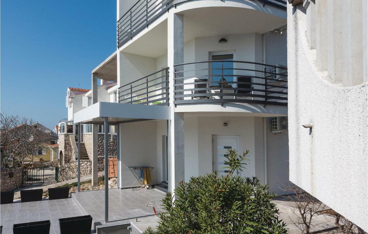 Cozy Apartment In Brodarica With Wifi Kültér fotó